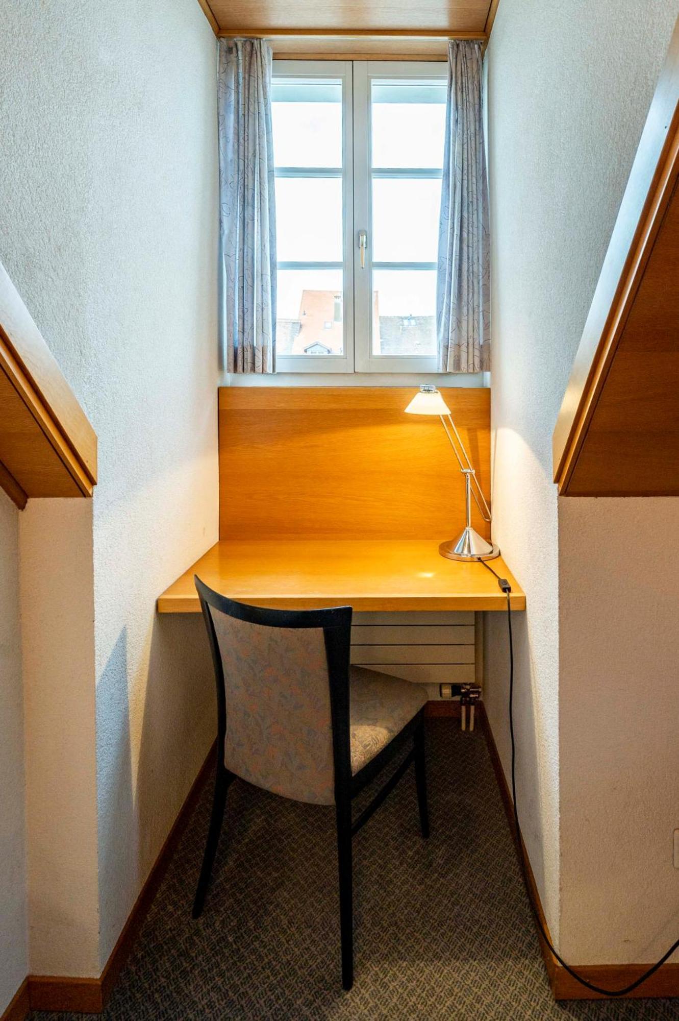 Hotel Restaurant Krone Aarberg Kamer foto