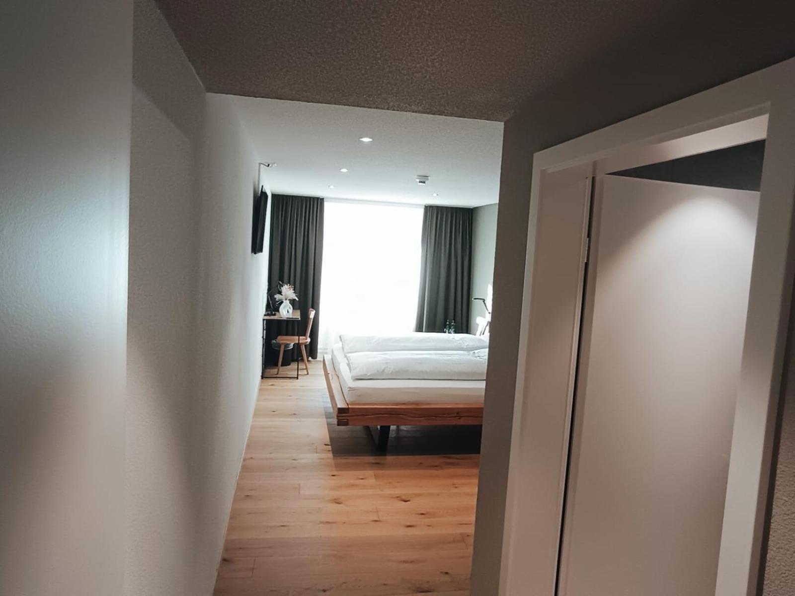 Hotel Restaurant Krone Aarberg Buitenkant foto