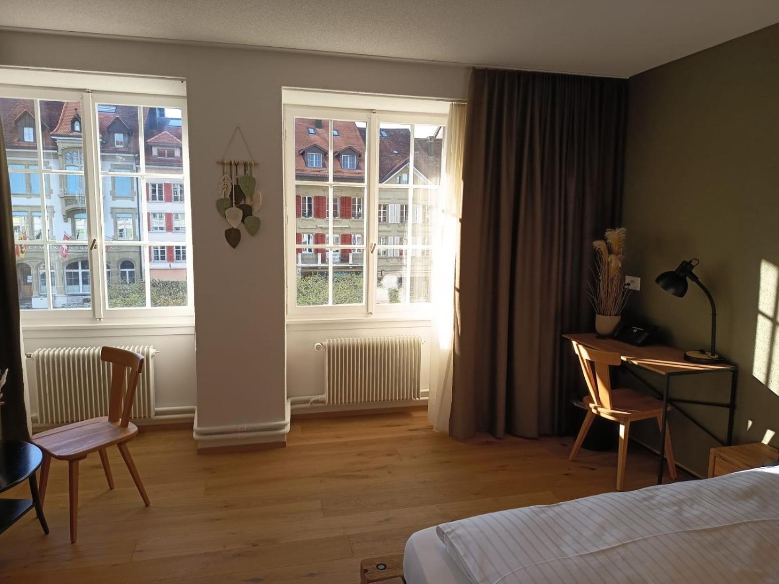 Hotel Restaurant Krone Aarberg Buitenkant foto